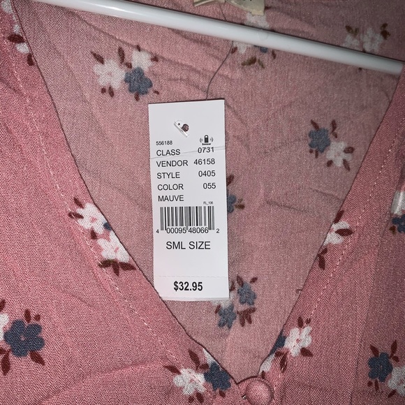 pink floral blouse - Picture 6 of 7